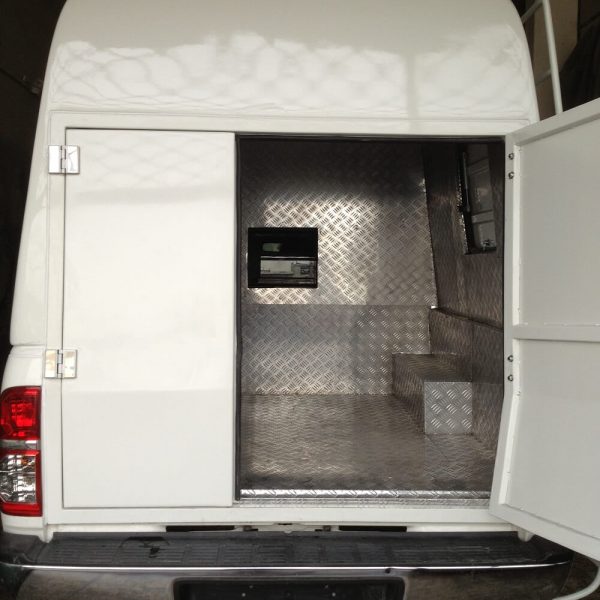 سایت مخابراتی (5) اتاق فایبرگلاس تویوتا هایلوکس