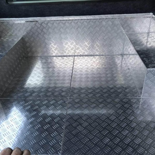 لاینر عقب فوتون