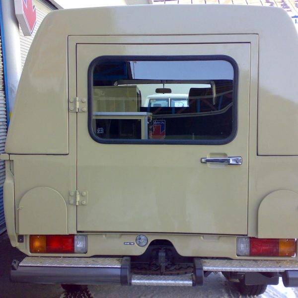 اتاق عقب تویوتا لندکروزر